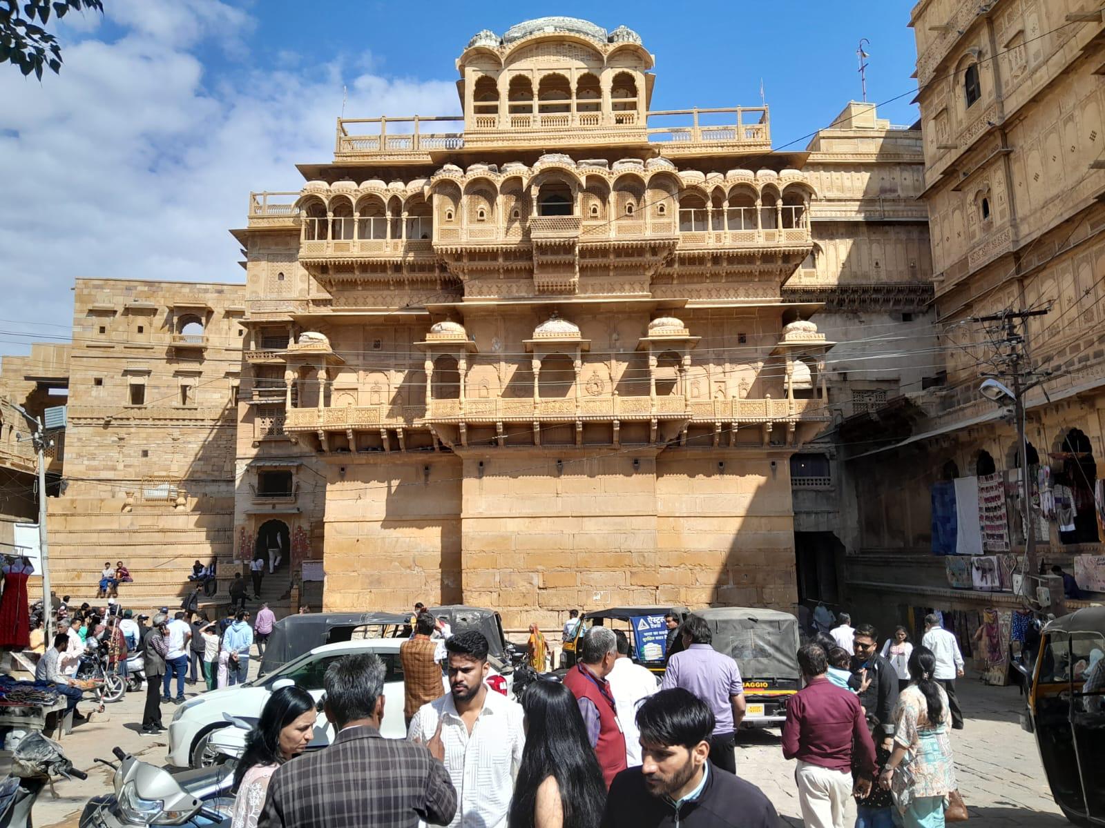 Vibrant Local Bazaars & Handicrafts
